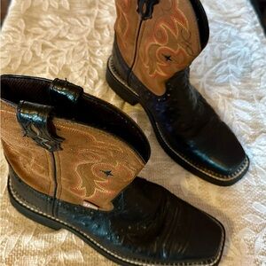 Justin Gypsy Boots Black and Brown Heeled Boots with Textured Leather